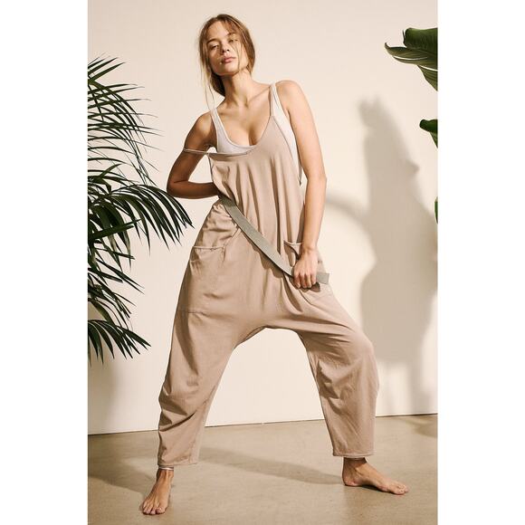 NEW Women’s Free People FP Movement Hot Shot Onesie, RARE color Khaki Tan Sz XS - Picture 1 of 7